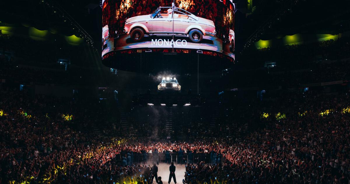El Coliseo de Puerto Rico se llena de emoción con el estreno de Bad