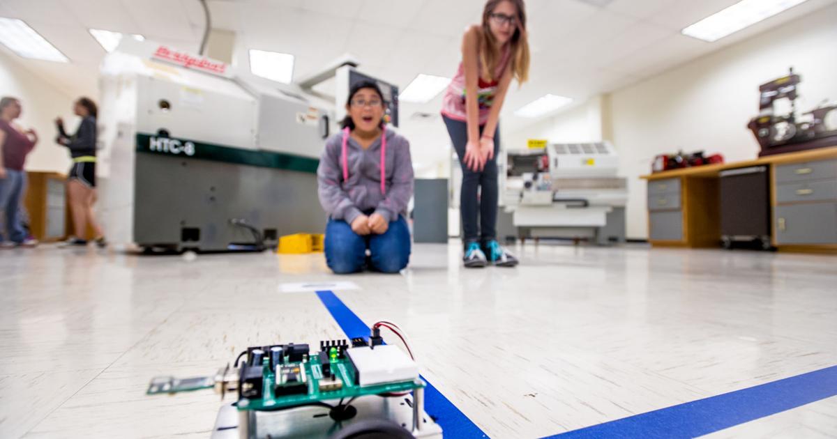Show Low Library earns 10,000 in grants for new robotics club Latest