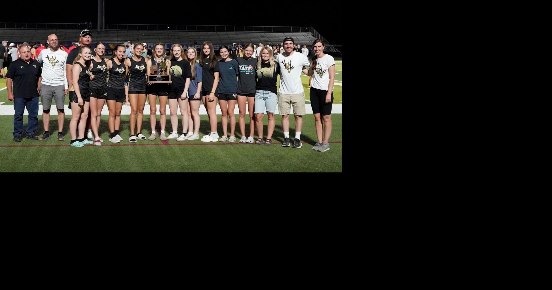Elks run, jump and throw their way to D5 runner-up titles | Sports ...