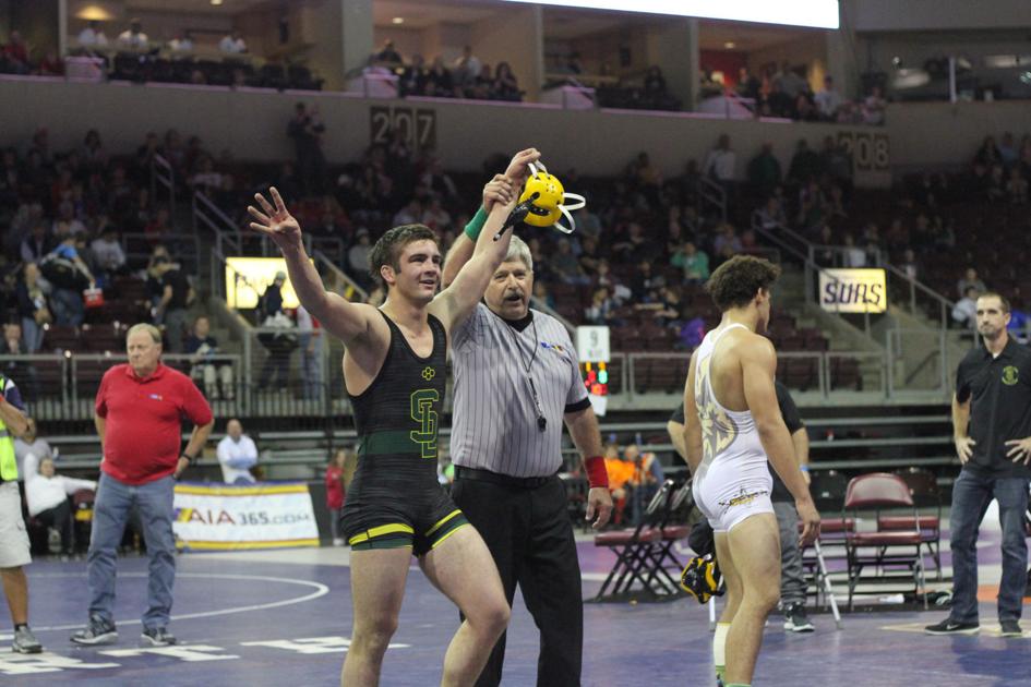 Show Low S Allen Blue Ridge S Henderson Wrestle Into Record Book Local Sports Wmicentral Com