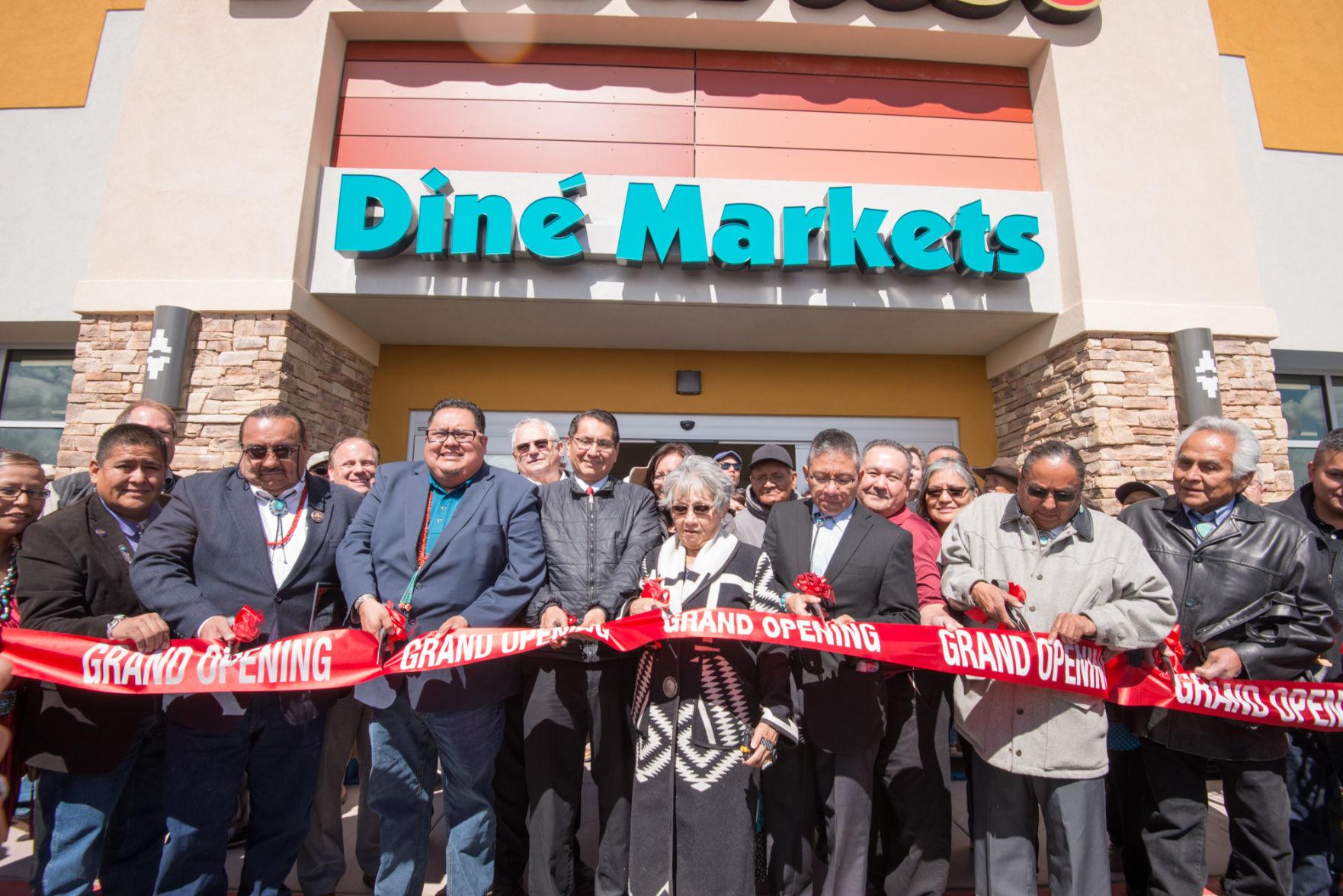 Bashas' opens new Dine' Market in Sanders Apache County