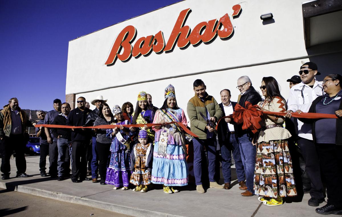 WMAT leaders honor Basha family at grand reopening of Whiteriver store