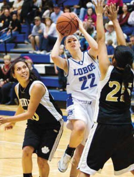 Girls Basketball Tia Gorman Pours In 31 Points As Chinle Rallies