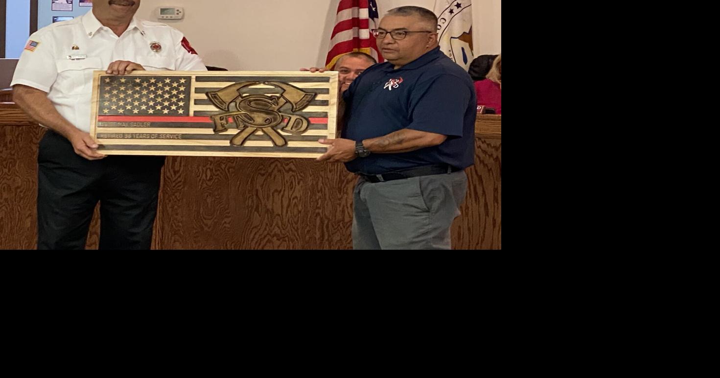 Fire chief, town clerk praised at Springerville Town Council meeting ...