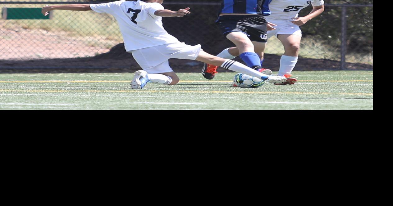 Show Low beats No. 2 Snowflake, Lobos win East in boys soccer | Sports ...
