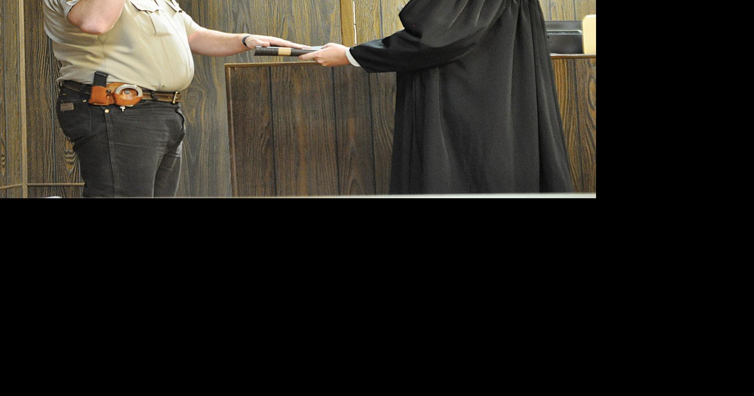 McClendon takes oath of office in Harper County News
