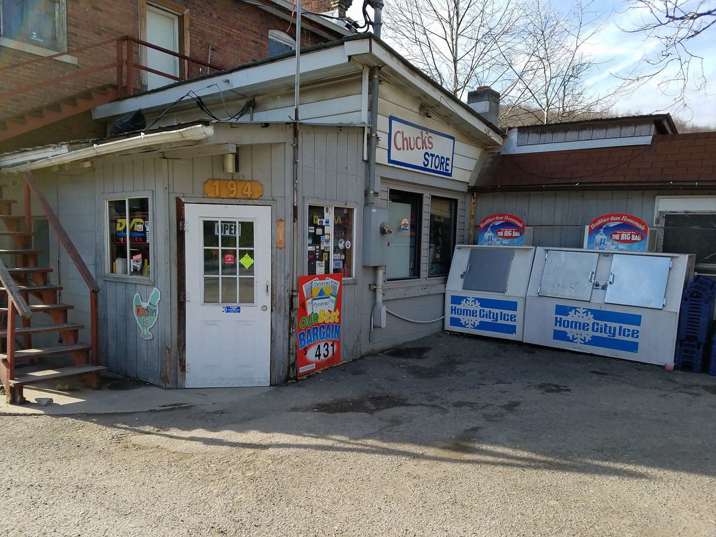 Chuck's Store Services Stations Newburg, WV