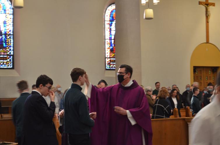 Notre Dame High School students attend Ash Wednesday mass at ...