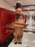 Ravenswood High celebrates College Application and Exploration Week