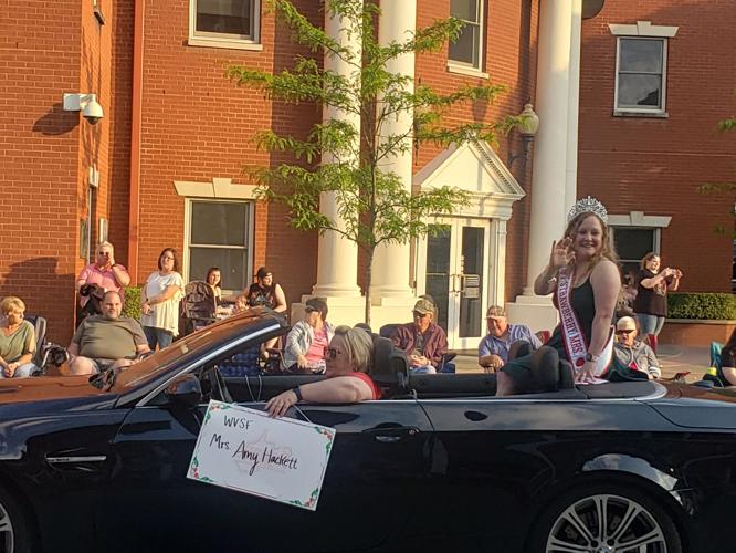 Strawberry Festival holds Junior Royalty Parade and 'Strawberry Idol