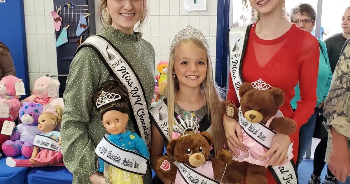 Queens display crafts | | wvnews.com