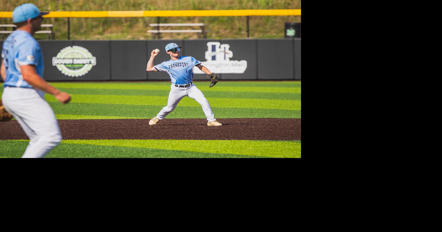 7347-1 tnrows runner out at first.jpg