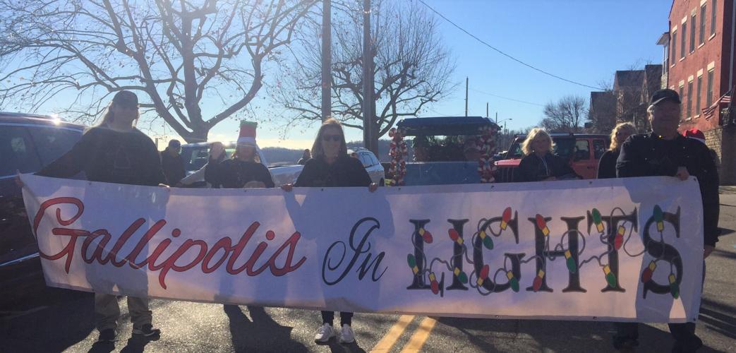 Gallipolis Christmas parade draws 70 entries, plenty of spectators