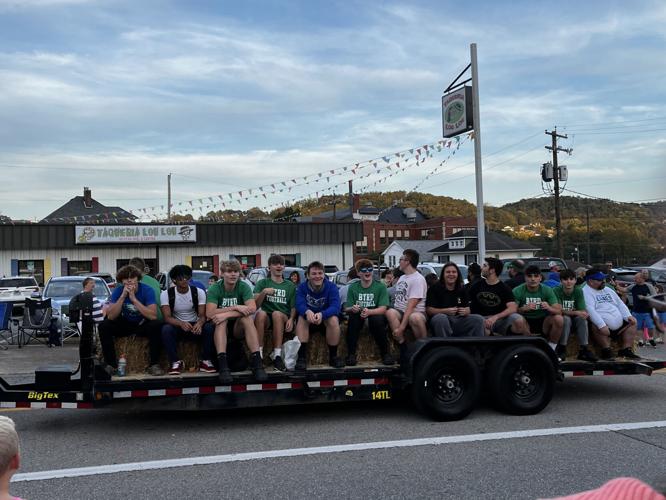 Robert C. Byrd High School (West Virginia) holds parade in