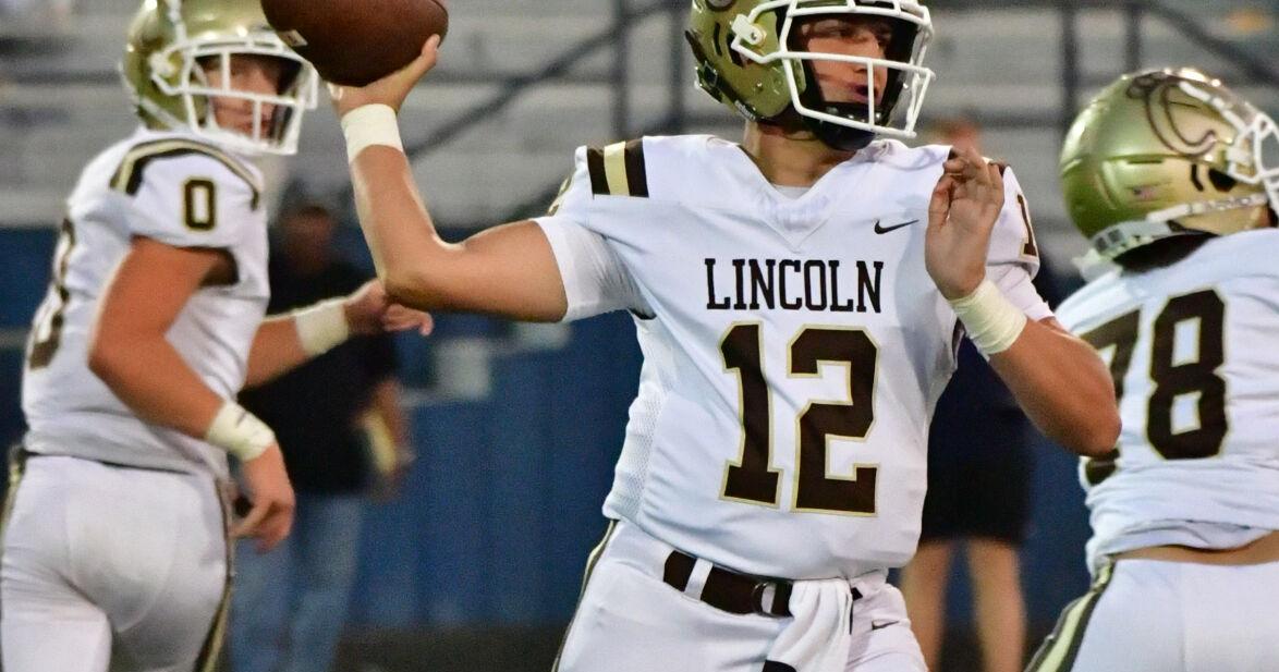 AJ Bart and Dawson Tenney each throw a touchdown as North Bears rout South Cardinals