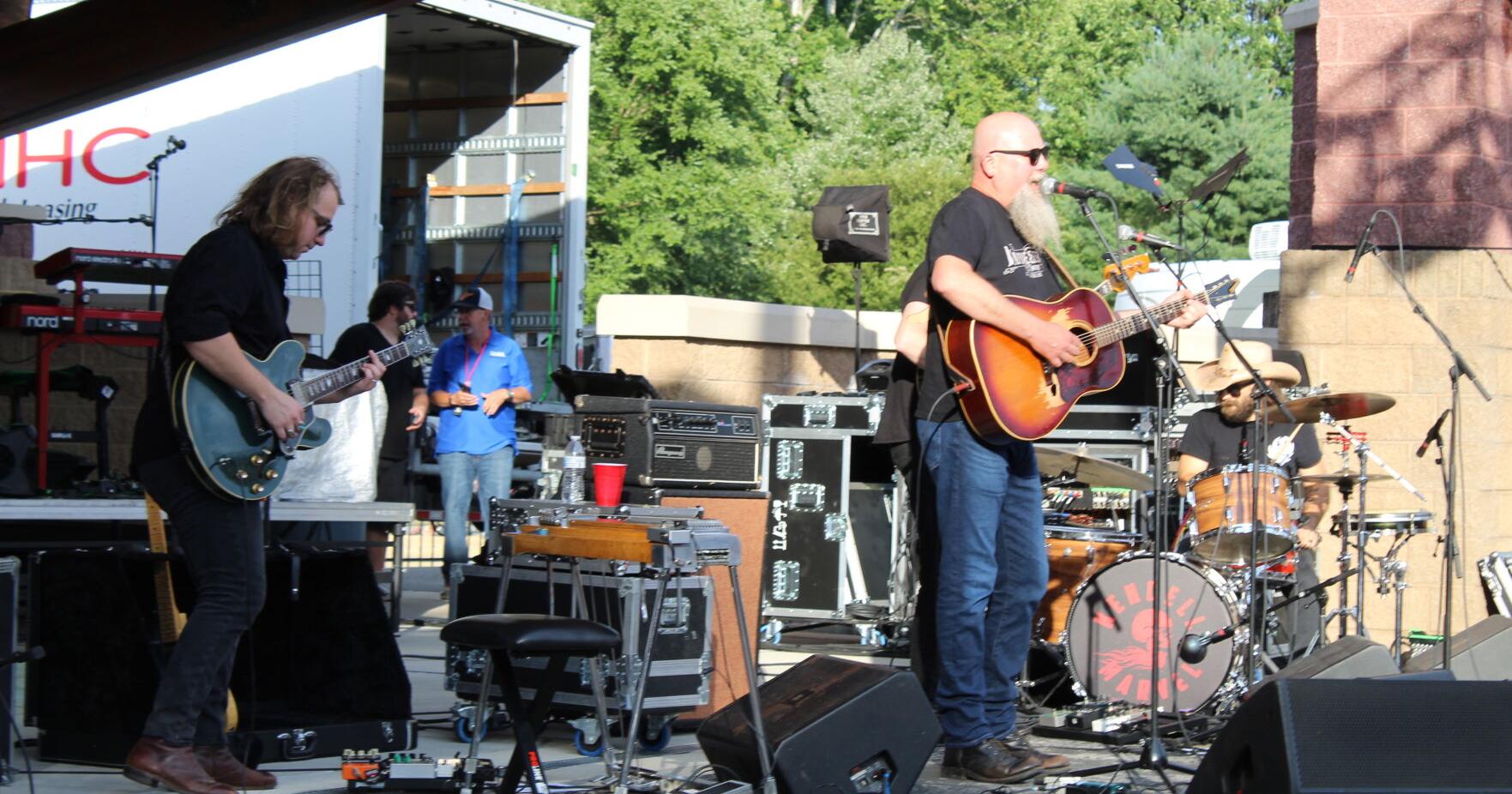 Tracy Lawrence plays The Amp in Clarksburg, West Virginia - Vimarsana News