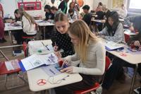 Estudiantes de Bridgeport High School Aprenden Sobre Ciencia y Tecnología en un Evento Especial