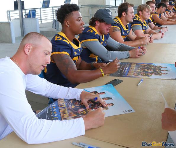 Photo Gallery III WVU Fan Day \ Fall Football Practice West Virginia