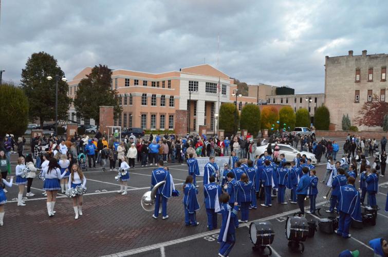 Robert C. Byrd High School parade rolls through Clarksburg