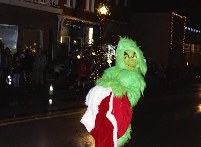 Grafton, West Virginia PD reminds residents of Christmas Parade road