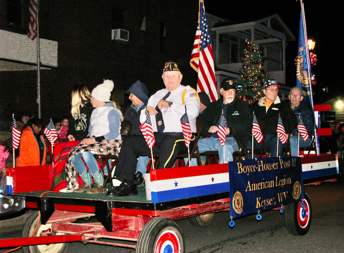 Photo Gallery Keyser ushers in Christmas with annual parade Mineral