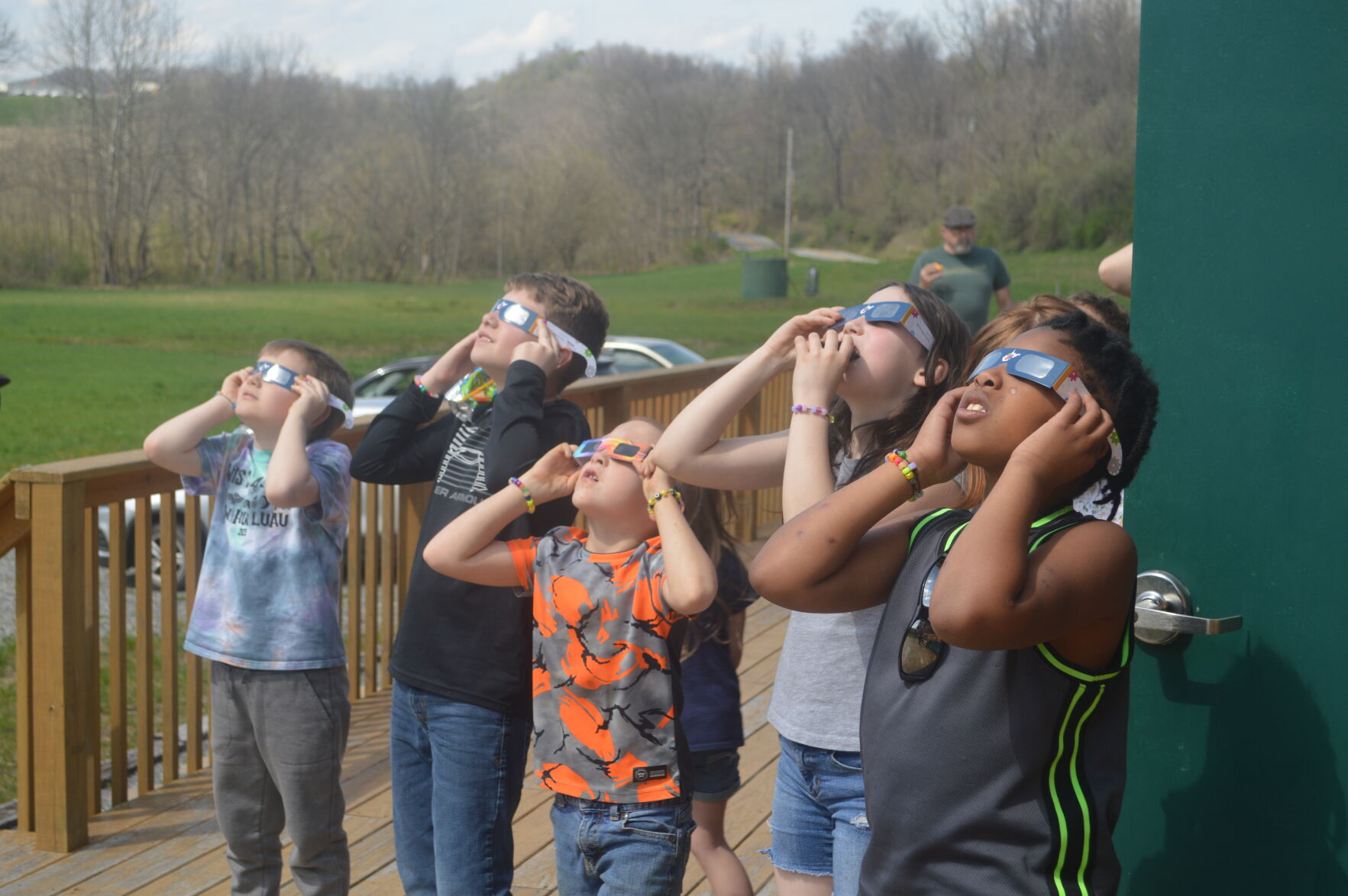 Solar eclipse awes Lewis County (West Virginia) youth | Weston