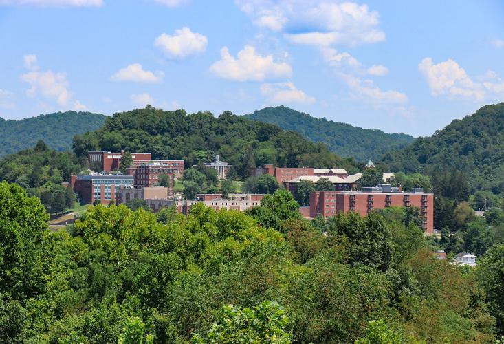 Yates to hold senior art show at Glenville State University (West