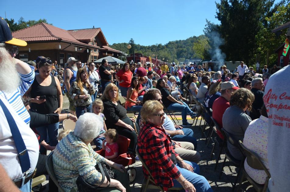 Salem's Apple Butter Festival brings in thousands while supporting