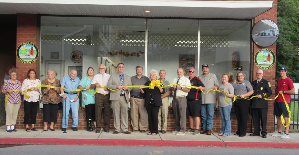 Westernport cuts ribbon on new city hall