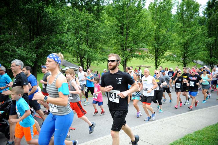 Derek Hotsinpiller Fallen Stars Memorial 5K Race brings hundreds to Bridgeport City Park Local