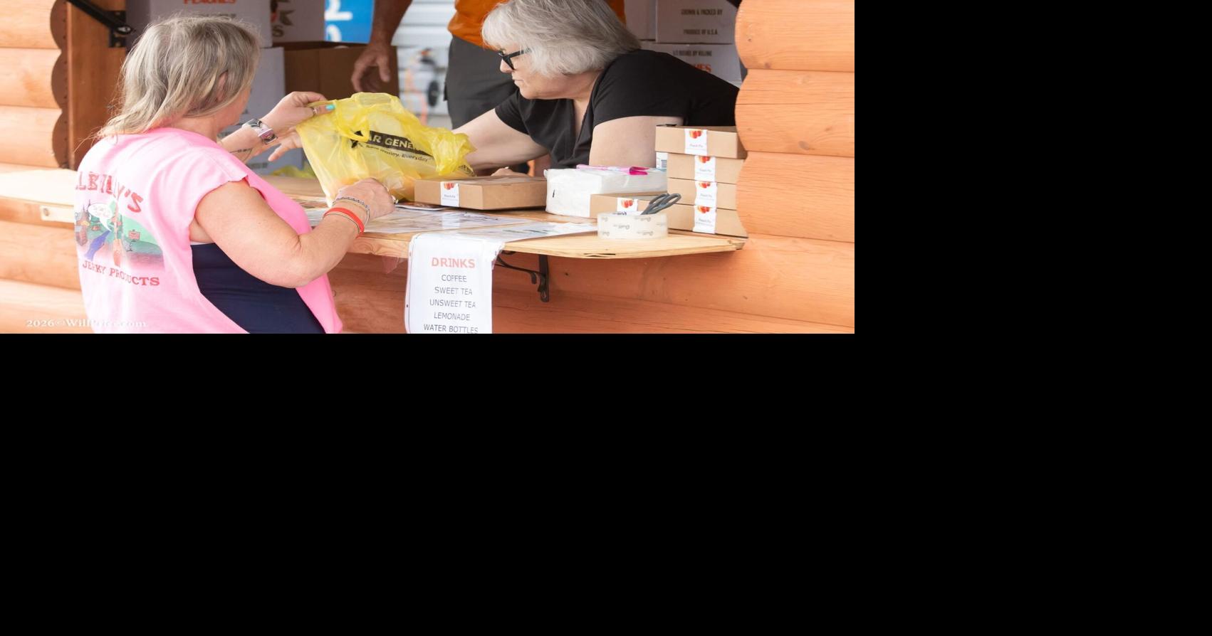 Community comes out for Peach Festival