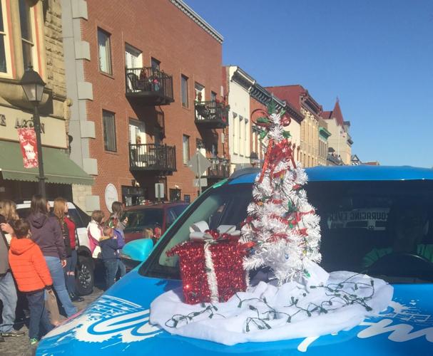 Gallipolis Christmas parade draws 70 entries, plenty of spectators