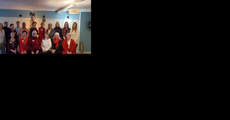 DAR chapter holds social, donates to coalition - Vimarsana News