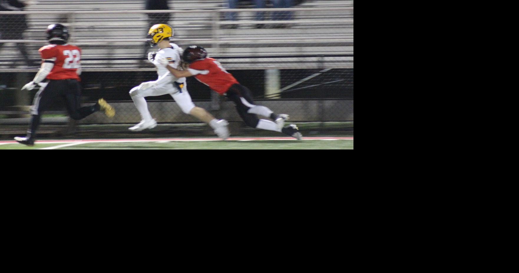 Clay County hands Ravenswood loss in final home game
