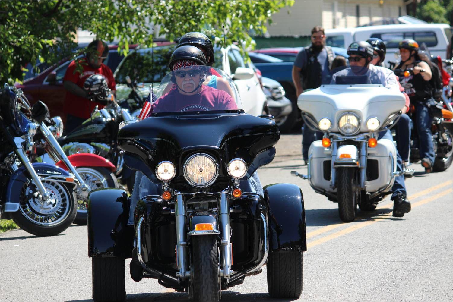 Motorcycle Group Advocates For Helmet Modification Bill News Wvnews Com
