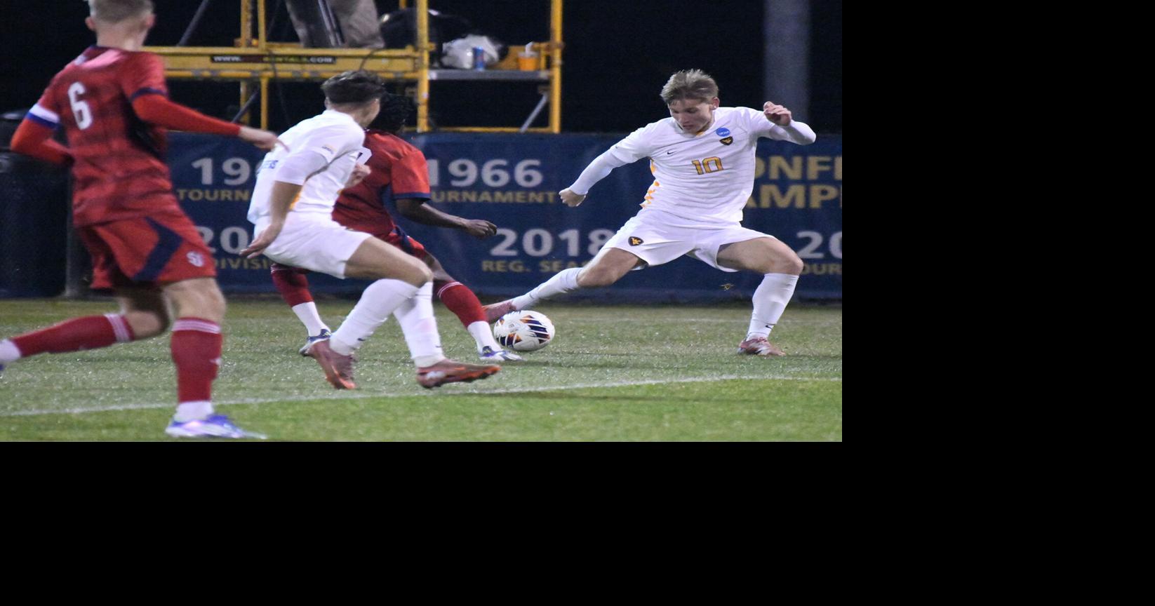 WVU men's soccer 1120 Felix Ewald collects ball front