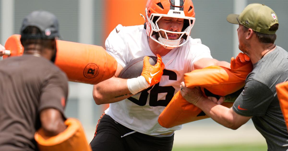 CORRECTION Browns Football