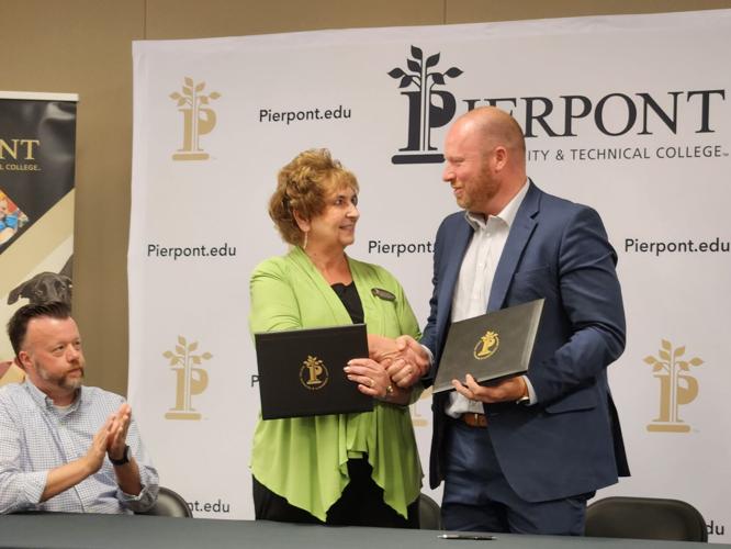 Pierpont CTC, West Virginia Virtual Academy sign MOU to offer dual