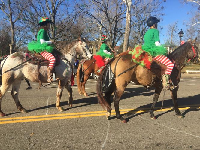 Gallipolis Christmas parade draws 70 entries, plenty of spectators