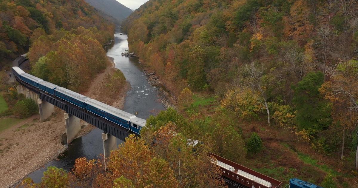 Whistles through the leaves: West Virginia railroads offer front seat to fall