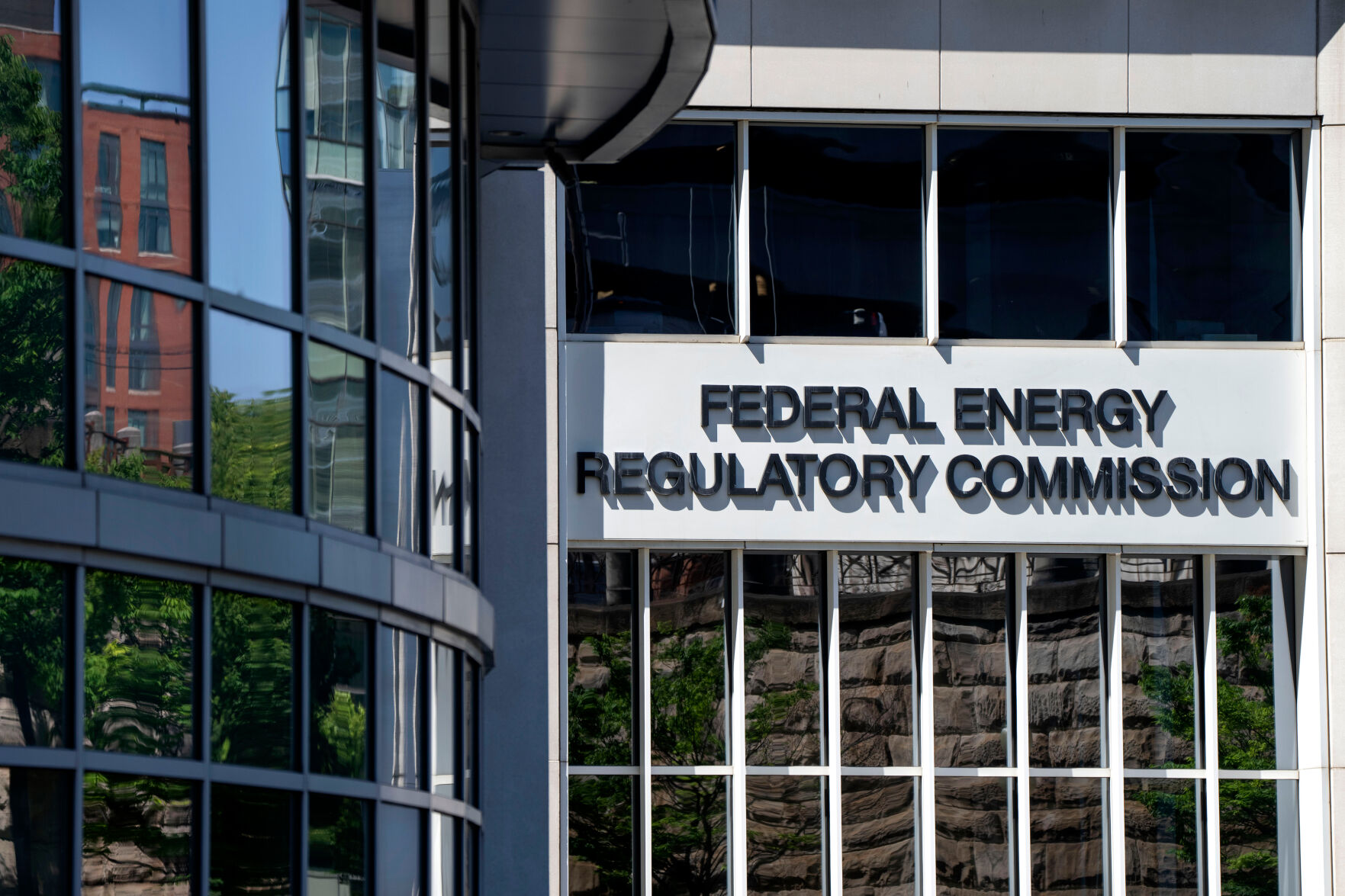 Federal regulators order overhaul of rules for data centers and large ...