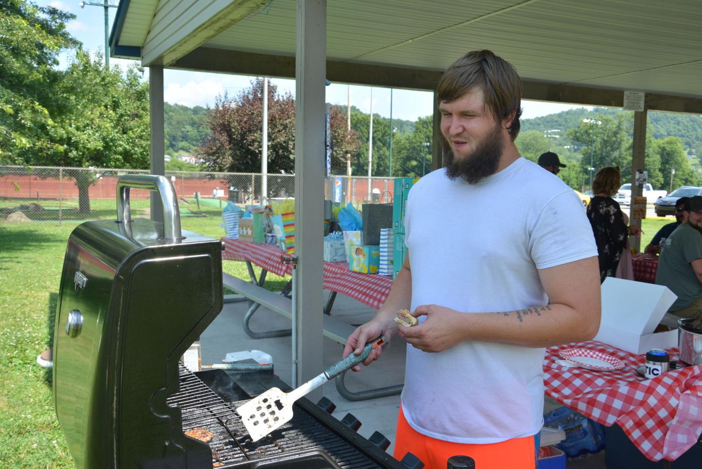 It S Too Hot Wv Residents Try To Adapt To Summer Heat Wave Wv News Wvnews Com