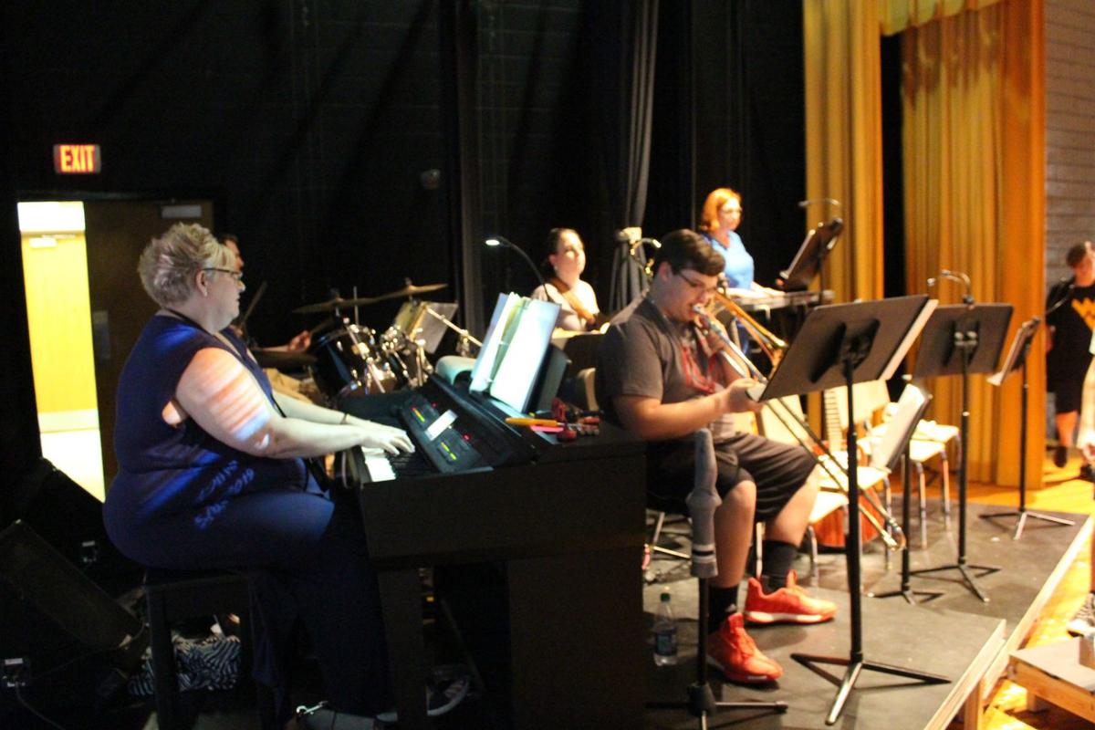 Wvs Lincoln High Students Prepare For The Cougar Cabaret - 