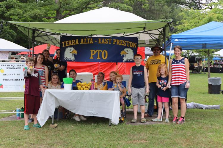 'When life gives you lemons' Parents and teachers raise money for