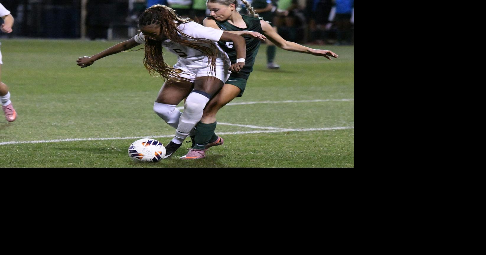 WVU women's soccer Taylor White battles front