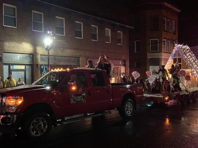 Kingwood kicks off the Christmas season with its annual parade and tree