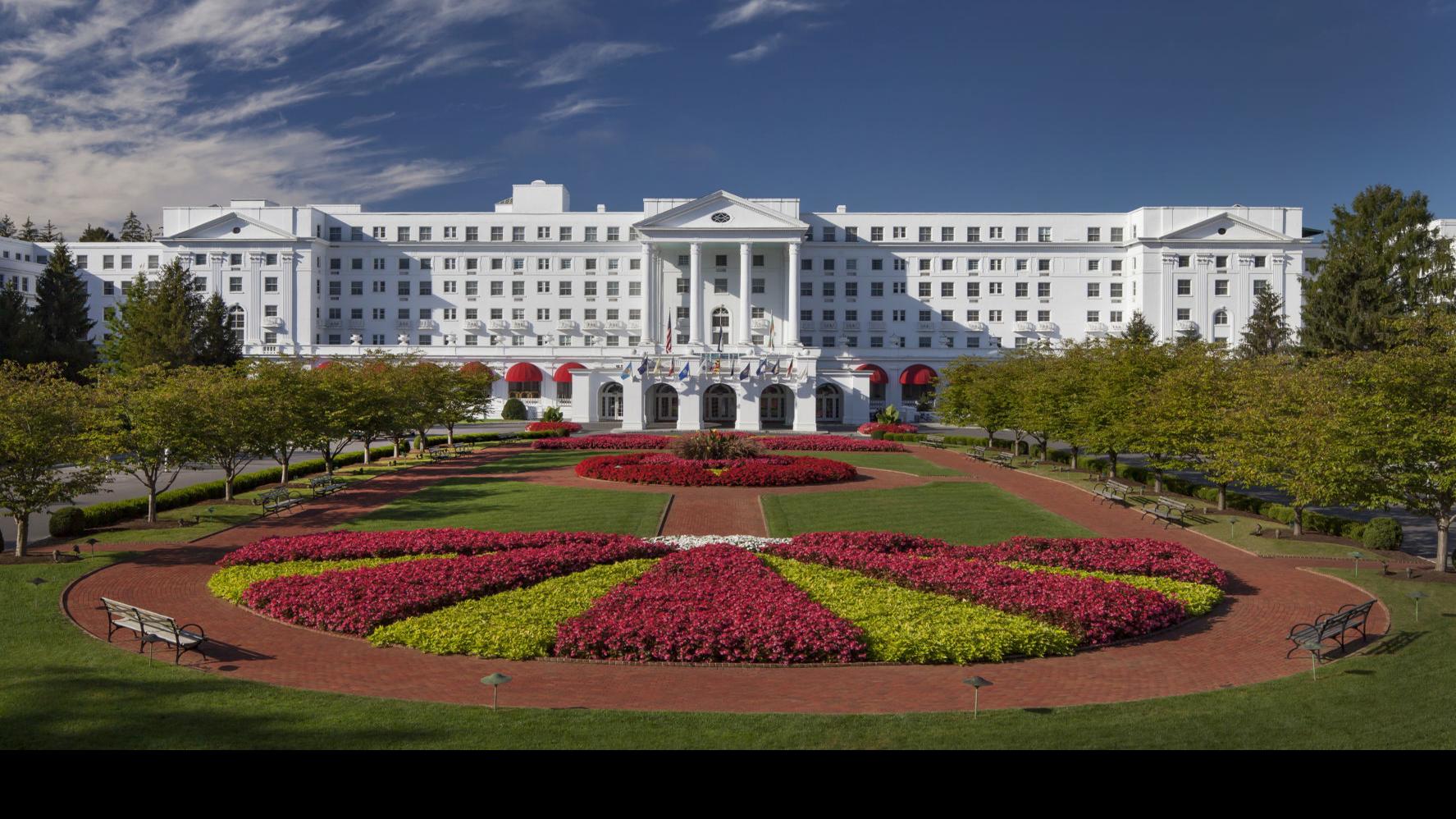Greenbrier Resort Please Christmas Calendar 2022 The Greenbrier (West Virginia) Dream Tree For Kids Campaign Donates Toys |  Wv News | Wvnews.com