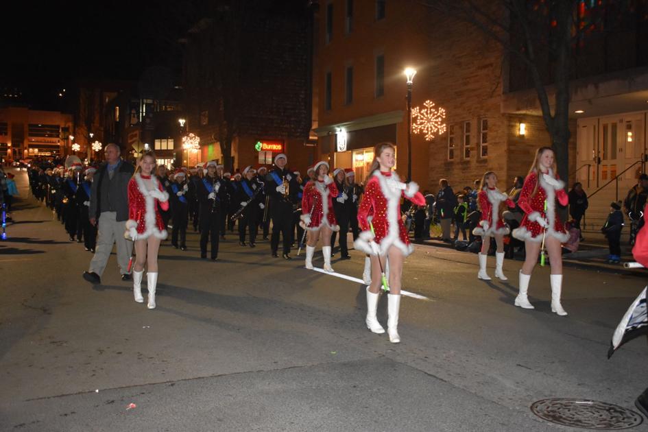 St Marys Wv Christmas Parade 2021 Morgantown West Virginia Christmas Parade Canceled Due To Pandemic Concerns Video Featuring Footage Of Past Events Santa To Premiere Online As Holiday Nears Wv News Wvnews Com