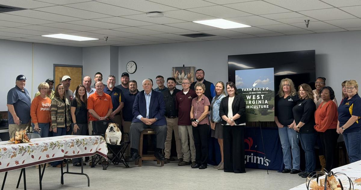 Senator Justice visits Pilgrim's Facility in Moorefield
