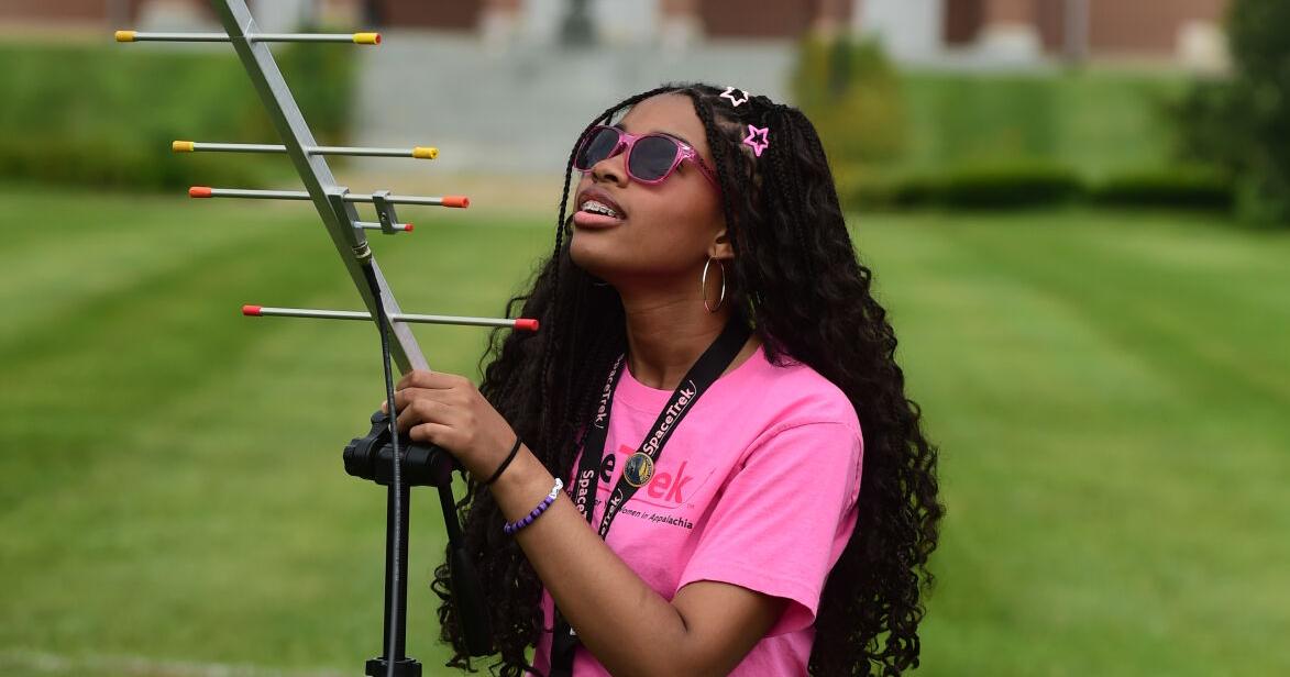 West Virginia SpaceTrek program inspires future female engineers at Wesleyan College
